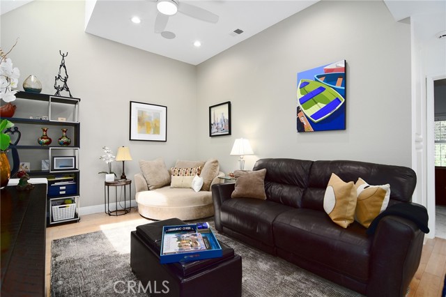 Detail Gallery Image 20 of 33 For 20950 Oxnard St #11,  Woodland Hills,  CA 91367 - 3 Beds | 2/1 Baths