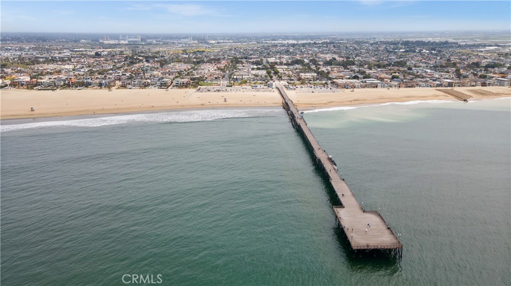 https://media.crmls.org/medias/d4e03100-b0a6-44ad-9db8-12f1328c0769.jpg?preset=X-Large