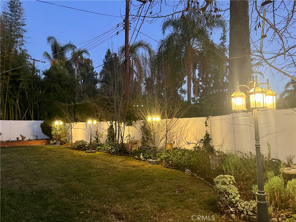 https://media.crmls.org/medias/d4e394ab-e583-4ffb-a25d-351c1b7ddd31.jpg?preset=X-Large