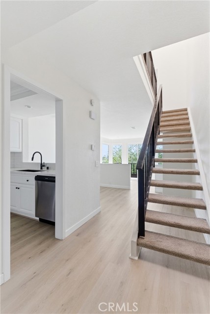 Detail Gallery Image 19 of 41 For 1095 Mesa Bluff, Costa Mesa,  CA 92627 - 2 Beds | 2/1 Baths