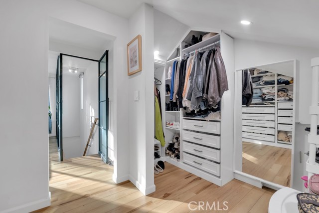 Detail Gallery Image 34 of 52 For 5727 Colbath, Valley Glen,  CA 91401 - 3 Beds | 3 Baths