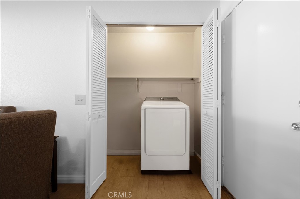 https://media.crmls.org/medias/d4e73189-2448-46d7-96a1-7d1f80595c31.jpg?preset=X-Large