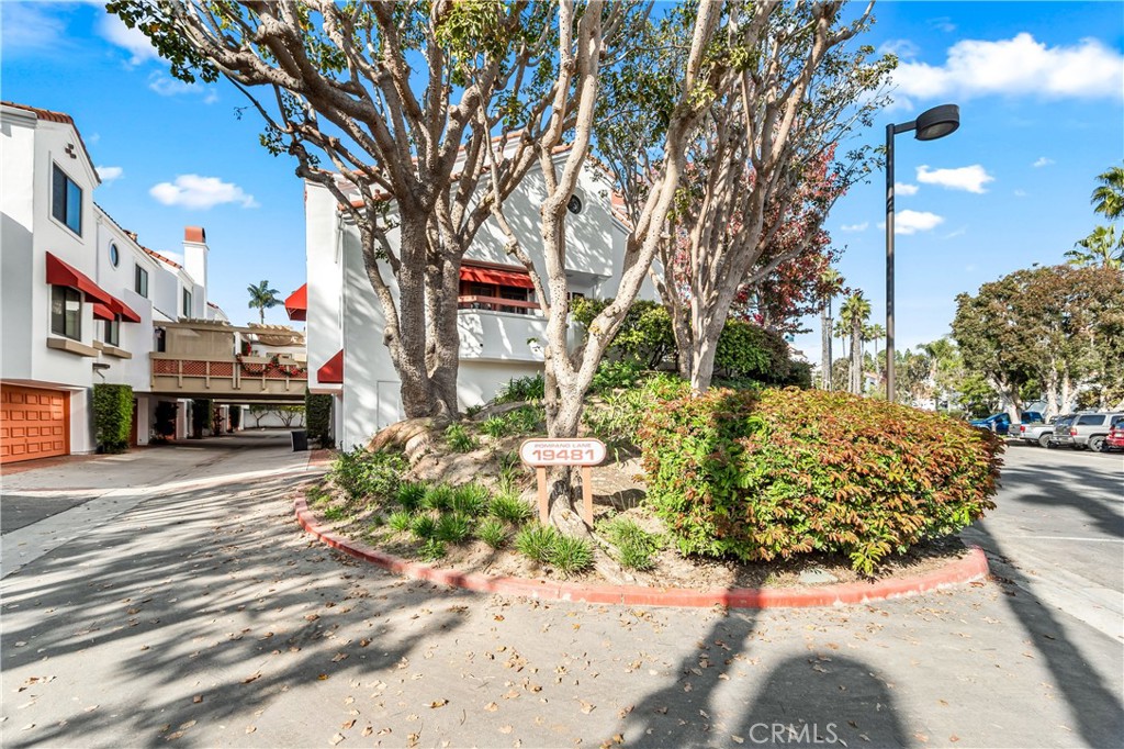 MLS #OC25270158 image #51