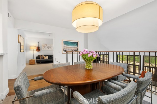 7 Canyon Island Drive, Newport Beach CA: https://media.crmls.org/medias/d4e78b54-6b32-4d29-9d4d-ea26743ab32b.jpg