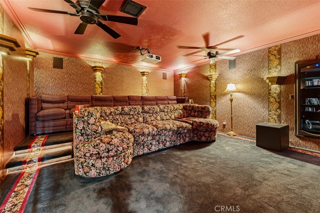 https://media.crmls.org/medias/d4e7b6b3-1026-48b0-b58d-1f46c44fd8f8.jpg?preset=X-Large