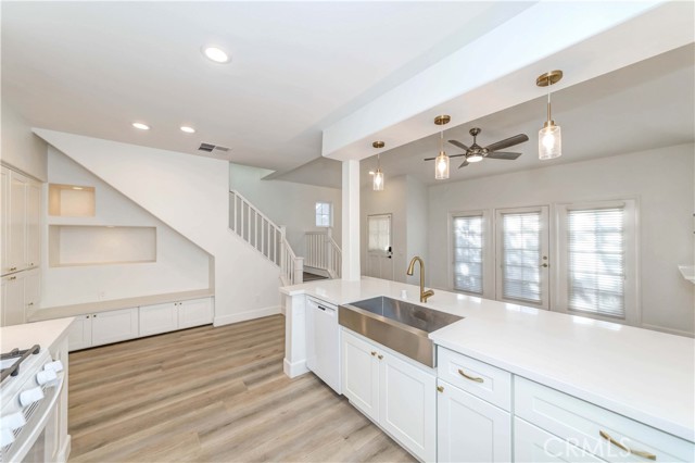 58 Paisley Place, Irvine CA: https://media.crmls.org/medias/d4e7fdce-97f5-4598-9b5e-610bdafe98bb.jpg