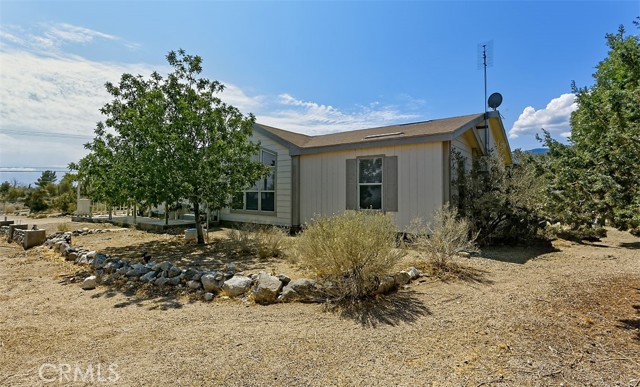 Detail Gallery Image 2 of 31 For 1895 Barkley Ranch Rd, Pinon Hills,  CA 92372 - 3 Beds | 2 Baths