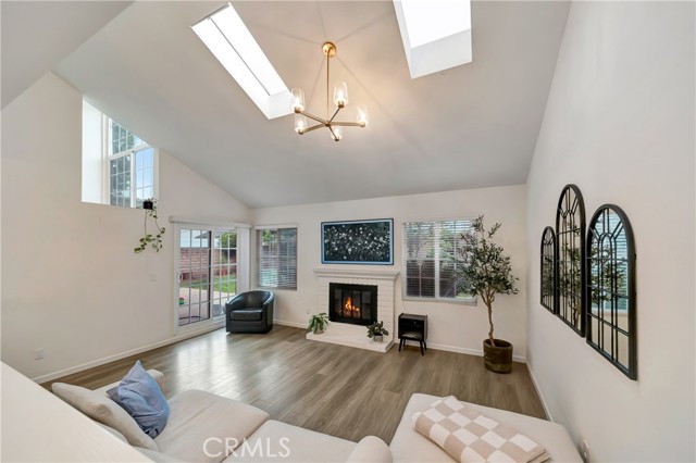 Detail Gallery Image 11 of 57 For 21733 Vintage, Chatsworth,  CA 91311 - 3 Beds | 2/1 Baths