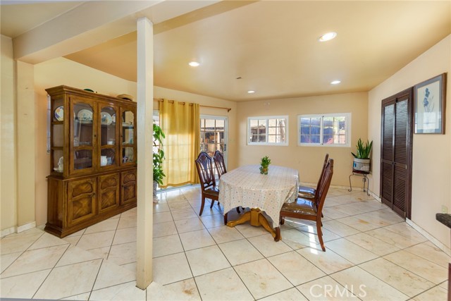 Detail Gallery Image 5 of 18 For 10425 Rainier St, Sun Valley,  CA 91352 - 3 Beds | 1 Baths