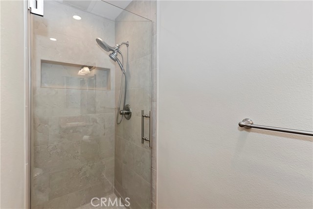 Detail Gallery Image 37 of 59 For 27657 Peninsula Dr #126,  Lake Arrowhead,  CA 92352 - 5 Beds | 3 Baths