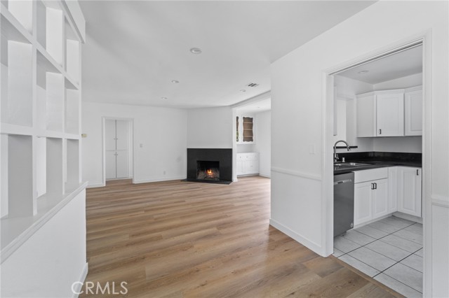 18656 Runnymede Street, Reseda CA: https://media.crmls.org/medias/d4ecf080-a956-49d2-b4c0-d9919be3d1a8.jpg
