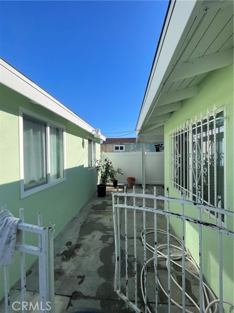 Detail Gallery Image 12 of 15 For 3334 W 139th, Hawthorne,  CA 90250 - 2 Beds | 1 Baths