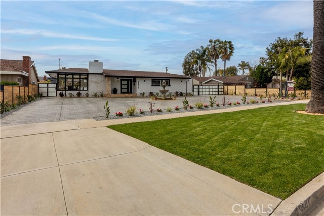 Detail Gallery Image 6 of 75 For 3841 Pacific Ave, Long Beach,  CA 90807 - 5 Beds | 5 Baths