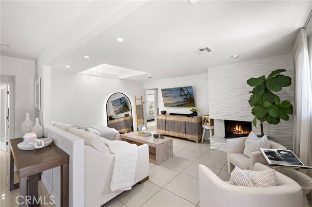 20352 Laguna Canyon Road, Laguna Beach CA: https://media.crmls.org/medias/d4edf892-2008-4c95-a81d-99728fe4bfcc.jpg