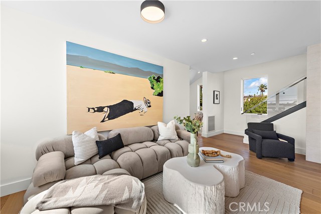 Detail Gallery Image 7 of 16 For 602 1/2 Iris Ave, Corona Del Mar,  CA 92625 - 2 Beds | 2 Baths
