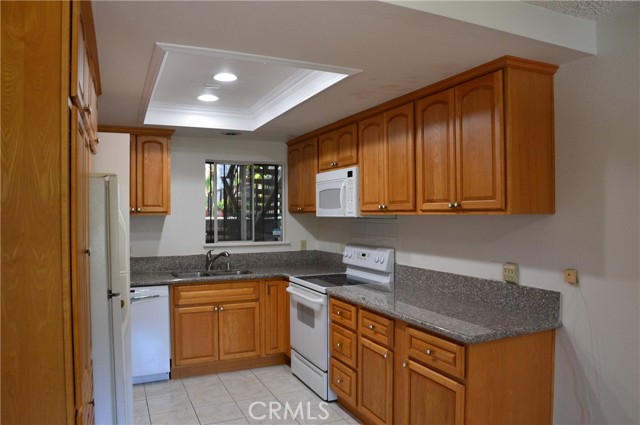 967 Calle Aragon, Laguna Woods CA: https://media.crmls.org/medias/d4ef01d8-ebb6-4f2d-a1d5-2efd8697fb9d.jpg