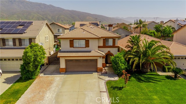 Detail Gallery Image 5 of 27 For 14998 Mustang Ln, Fontana,  CA 92336 - 3 Beds | 2/1 Baths