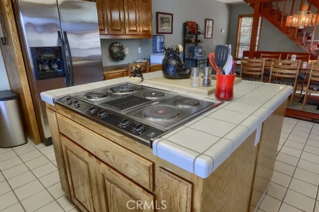 Detail Gallery Image 16 of 68 For 38830 Road 274, Bass Lake,  CA 93604 - 3 Beds | 3 Baths