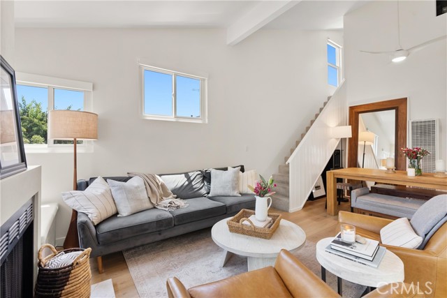 Detail Gallery Image 4 of 26 For 617 1/2 Acacia Ave, Corona Del Mar,  CA 92625 - 2 Beds | 2 Baths