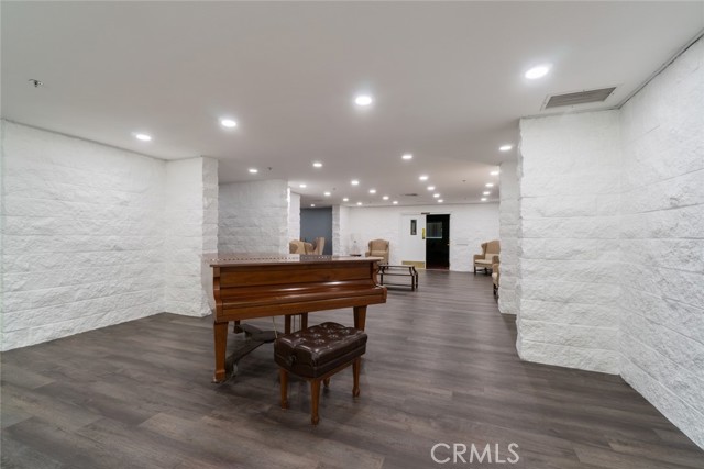 24055 Paseo Del Lago, Laguna Woods CA: https://media.crmls.org/medias/d4f02c6f-9db4-4a35-9480-0499c42e1ae2.jpg