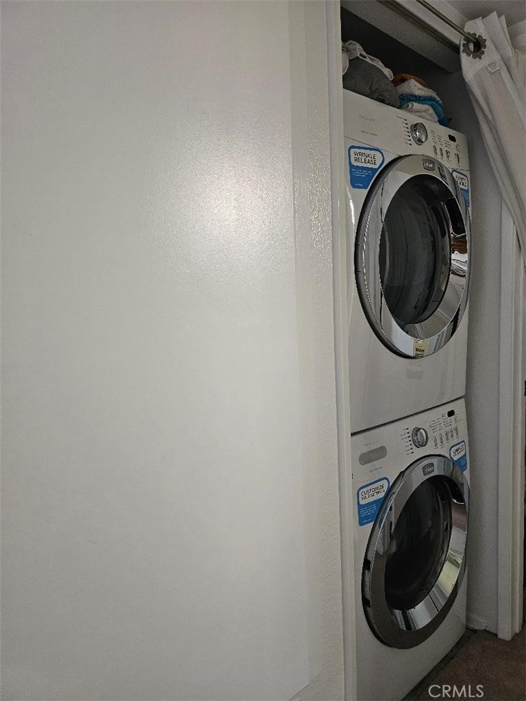 https://media.crmls.org/medias/d4f0b921-9af6-4607-b7d2-d3e940791585.jpg?preset=X-Large