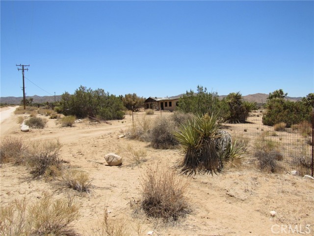 Detail Gallery Image 23 of 28 For 8626 La Contenta Rd, Yucca Valley,  CA 92284 - 2 Beds | 1 Baths