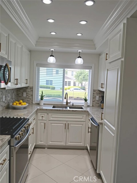 Detail Gallery Image 6 of 30 For 18 Goldenbush, Irvine,  CA 92604 - 2 Beds | 2/1 Baths