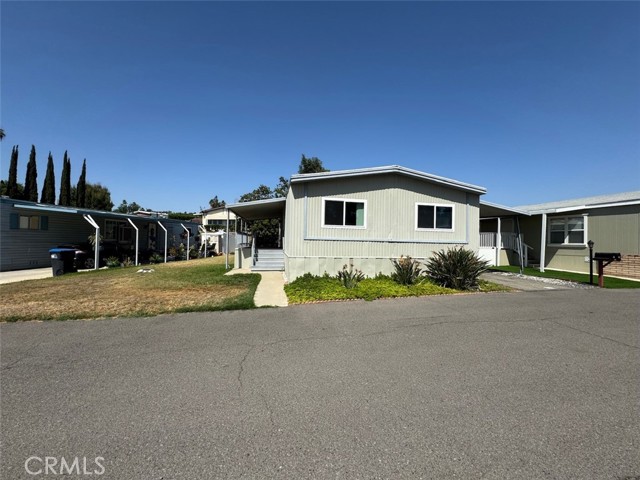 15181 Van Buren Boulevard, Riverside CA: https://media.crmls.org/medias/d4f1b39c-c0e2-4d2b-974c-bb96b15acc6a.jpg