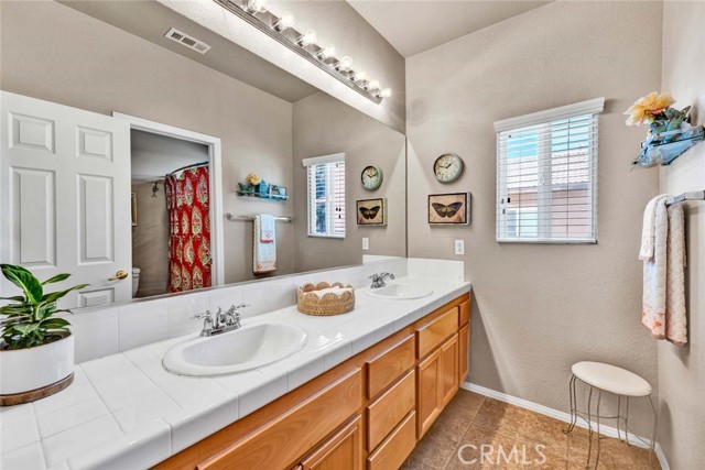 Detail Gallery Image 27 of 49 For 4100 Waterville Ct, Palmdale,  CA 93551 - 6 Beds | 3 Baths