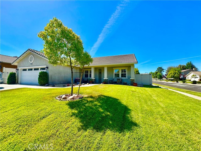 Detail Gallery Image 2 of 30 For 35579 Country Creek Dr, Yucaipa,  CA 92399 - 4 Beds | 2 Baths