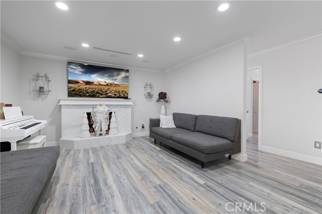 Detail Gallery Image 2 of 17 For 9434 Mclennan, Northridge,  CA 91343 - 3 Beds | 2 Baths