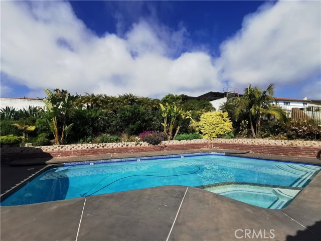 Detail Gallery Image 31 of 35 For 7229 Crest Rd, Rancho Palos Verdes,  CA 90275 - 3 Beds | 3 Baths