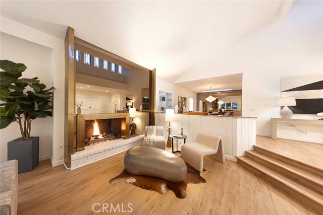 11 Montpellier, Newport Beach CA: https://media.crmls.org/medias/d4f4db68-8058-4d01-8b95-eb37ddb0833d.jpg