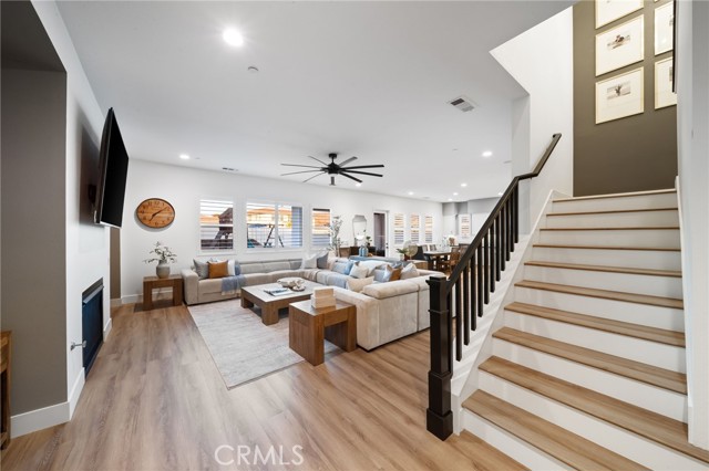17042 Meteor Way, Riverside CA: https://media.crmls.org/medias/d4f52e25-2316-4d45-b9d5-c98a61220912.jpg