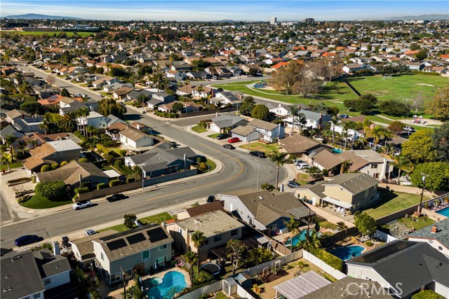 Detail Gallery Image 22 of 29 For 19782 Felcliff, Huntington Beach,  CA 92646 - 5 Beds | 3 Baths
