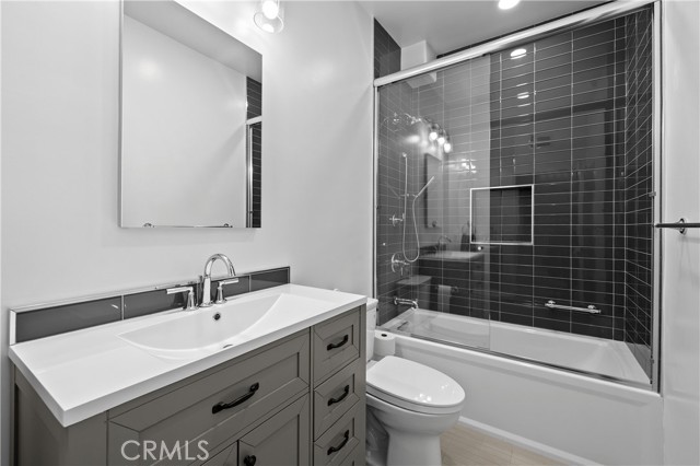 Detail Gallery Image 14 of 22 For 14535 Margate St #13,  Sherman Oaks,  CA 91411 - 3 Beds | 2/1 Baths