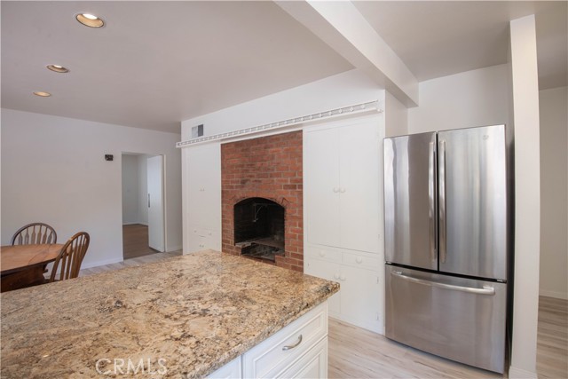 2475 Sunset Drive, Riverside CA: https://media.crmls.org/medias/d4f6375e-b8c5-455f-bfb8-a2efad9fd25e.jpg