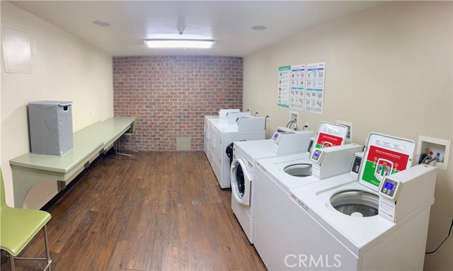 Detail Gallery Image 24 of 26 For 3740 Santa Rosalia Dr #416,  Los Angeles,  CA 90008 - 1 Beds | 1 Baths