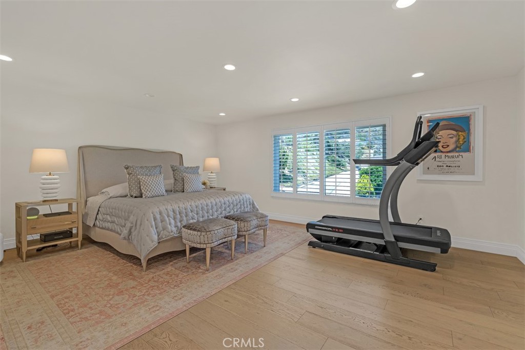 https://media.crmls.org/medias/d4f6cdca-7b2a-447a-9b44-33012e02d2e8.jpg?preset=X-Large
