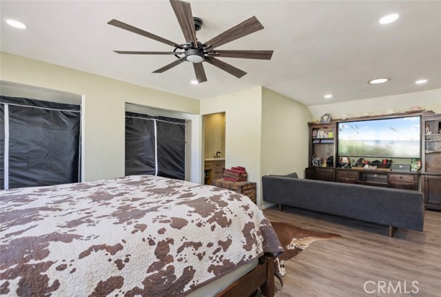 Detail Gallery Image 22 of 46 For 28975 Lotusgarden Dr, Canyon Country,  CA 91387 - 4 Beds | 3 Baths