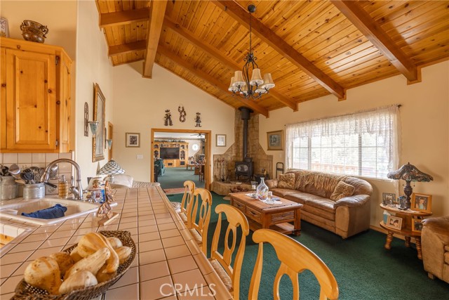 Detail Gallery Image 16 of 45 For 2196 Mariposa Ln, Big Bear City,  CA 92314 - 4 Beds | 2/1 Baths