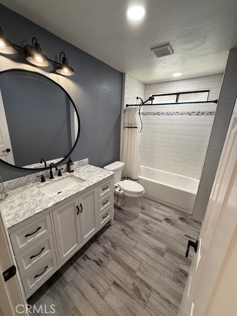 19534 Kiningham Drive, Bloomington CA: https://media.crmls.org/medias/d4f7bdc0-5537-42db-b238-b304021e75a1.jpg