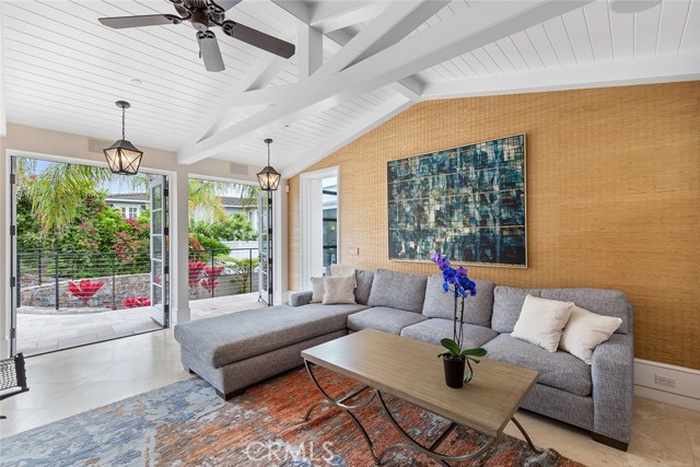 Detail Gallery Image 23 of 43 For 322 Emerald Bay, Laguna Beach,  CA 92651 - 6 Beds | 6/1 Baths