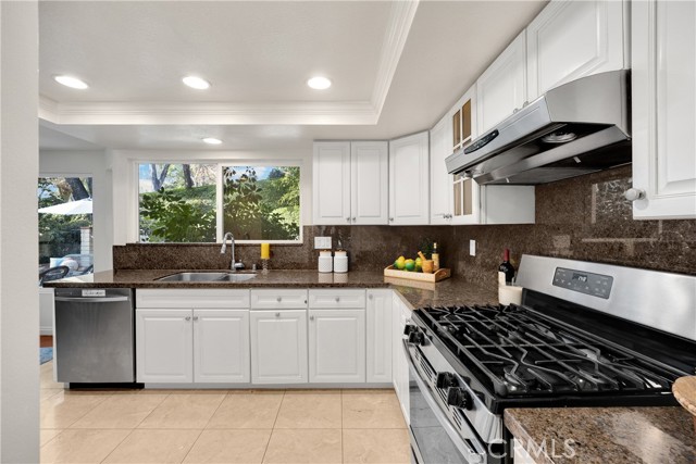 Detail Gallery Image 16 of 42 For 1637 Peacock, Fullerton,  CA 92833 - 4 Beds | 2/1 Baths