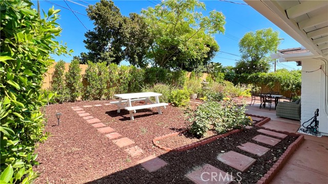 7950 Capistrano Avenue, West Hills CA: https://media.crmls.org/medias/d4f8e77d-177e-4726-a203-0618521f593f.jpg