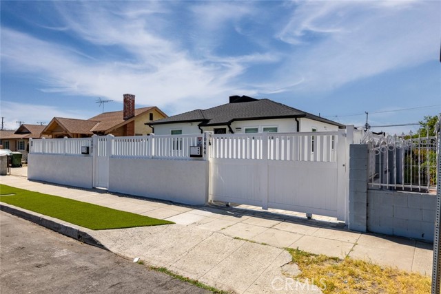 10844 Crockett Street, Sun Valley (los Angeles), California 91352, 3 Bedrooms Bedrooms, ,2 BathroomsBathrooms,Residential Lease,For Rent,10844 Crockett Street,CRSR24161787