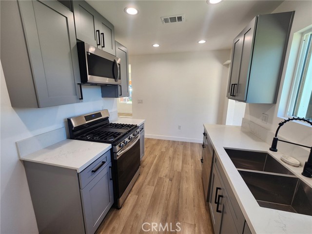 Detail Gallery Image 27 of 43 For 7665 Machrea, Tujunga,  CA 91042 - 3 Beds | 2 Baths