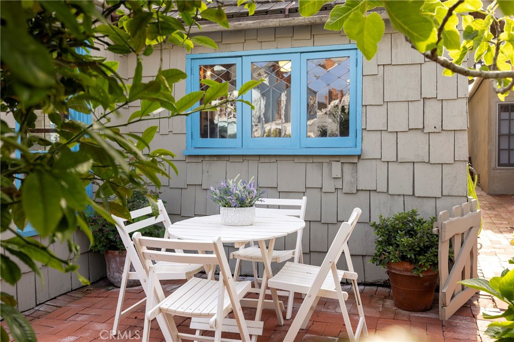 D4f9ba70 108b 43c6 8999 E9e5834d778d