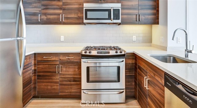 Detail Gallery Image 3 of 75 For 100 Van Ness Ave #1810,  San Francisco,  CA 94102 - 1 Beds | 1 Baths