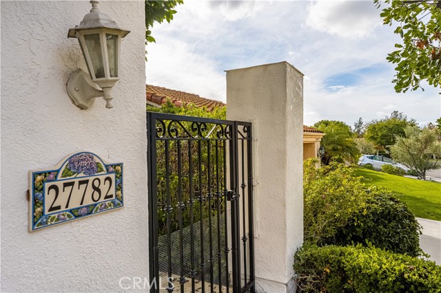 27782 Via Madrina, San Juan Capistrano CA: https://media.crmls.org/medias/d4fb31cd-54cd-46cd-8e4c-d2f46424ad60.jpg
